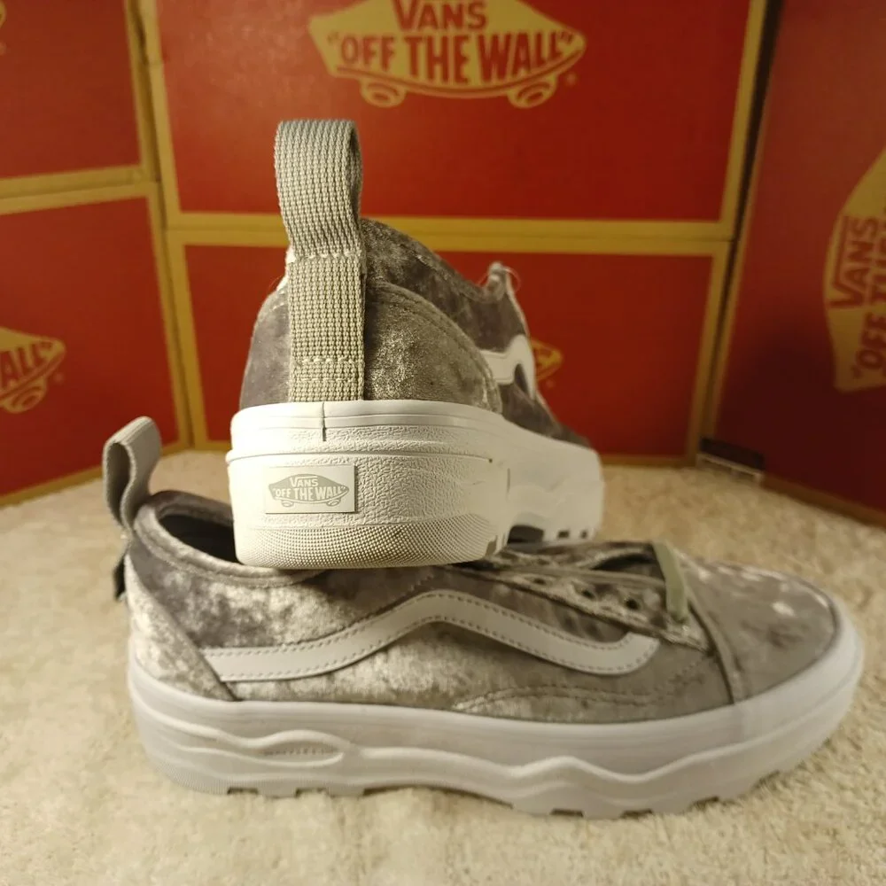 Vans Men's 7/Women's 8.5 Sentry Old Skool Crushed Velvet Silver/White